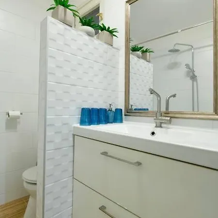 Downtown Island Of Peace By Nw * Budapeşte