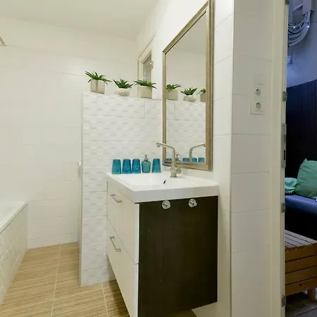 Daire Downtown Island Of Peace By Nw