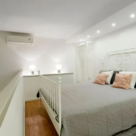 Apartment Downtown Island Of Peace By Nw Budapest